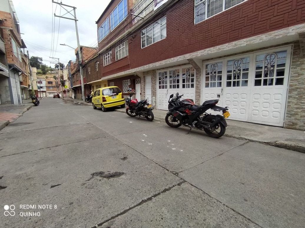 Casa de 6 alcobas en venta en San Jorge Sur, Bogotá, 250 m² · foto 3 de 18