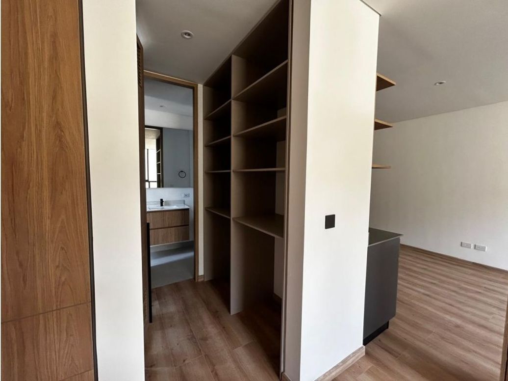 Apartamento de 1 alcoba en venta en Chico, Bogotá, 45 m² · foto 9 de 16