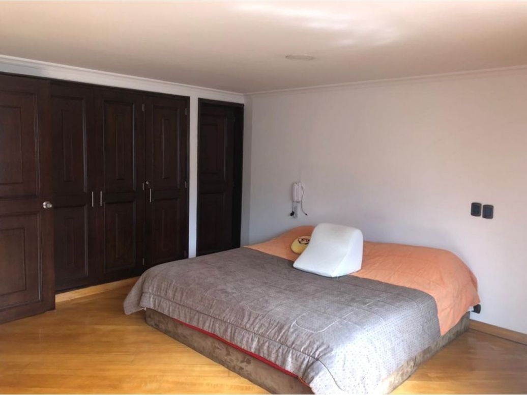 Casa de 4 alcobas en venta en Santa Barbara, Bogotá, 384 m² · foto 9 de 20