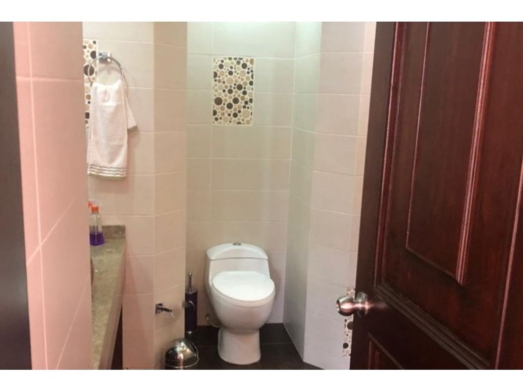Casa de 4 alcobas en venta en Santa Barbara, Bogotá, 384 m² · foto 18 de 20