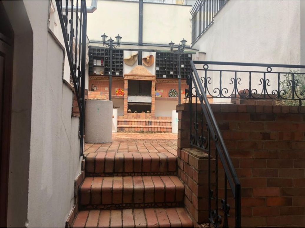 Casa de 4 alcobas en venta en Santa Barbara, Bogotá, 384 m² · foto 16 de 20
