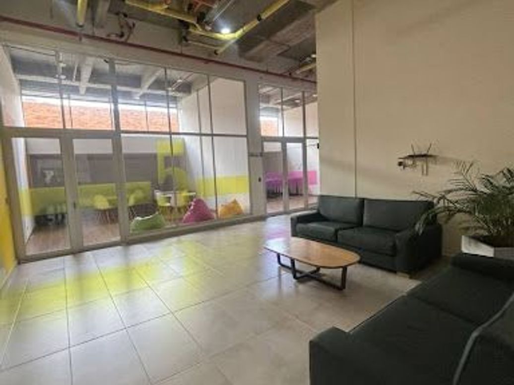 Apartamento de 1 alcoba en venta en Chapinero Central, Bogotá, 24 m² · foto 2 de 12