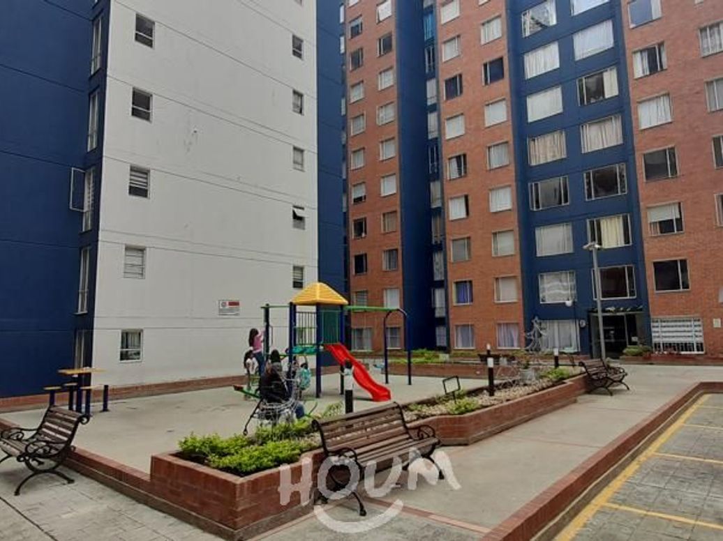 Apartamento de 3 alcobas en venta en Balcones De Oriente, Bogotá, 56 m² · foto 2 de 18