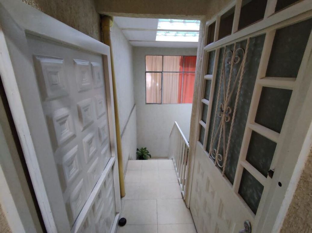 Casa de 10 alcobas en venta en Sagrado Corazón, Bogotá, 288 m² · foto 8 de 13