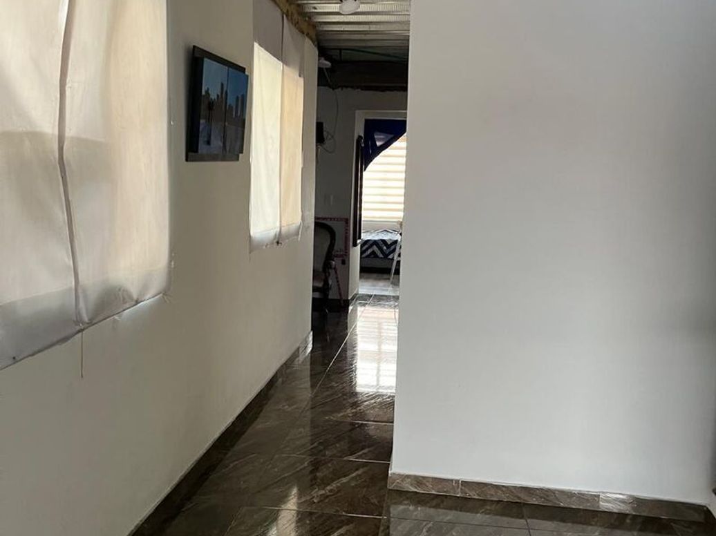 Casa de 6 alcobas en venta en Santander Sur, Bogotá, 480 m² · foto 6 de 9