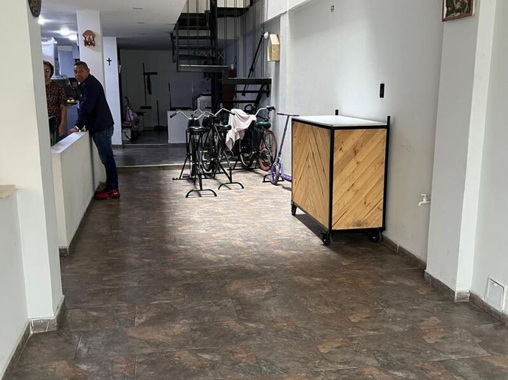 Casa de 6 alcobas en venta en Santander Sur, Bogotá, 480 m² · foto 2 de 9