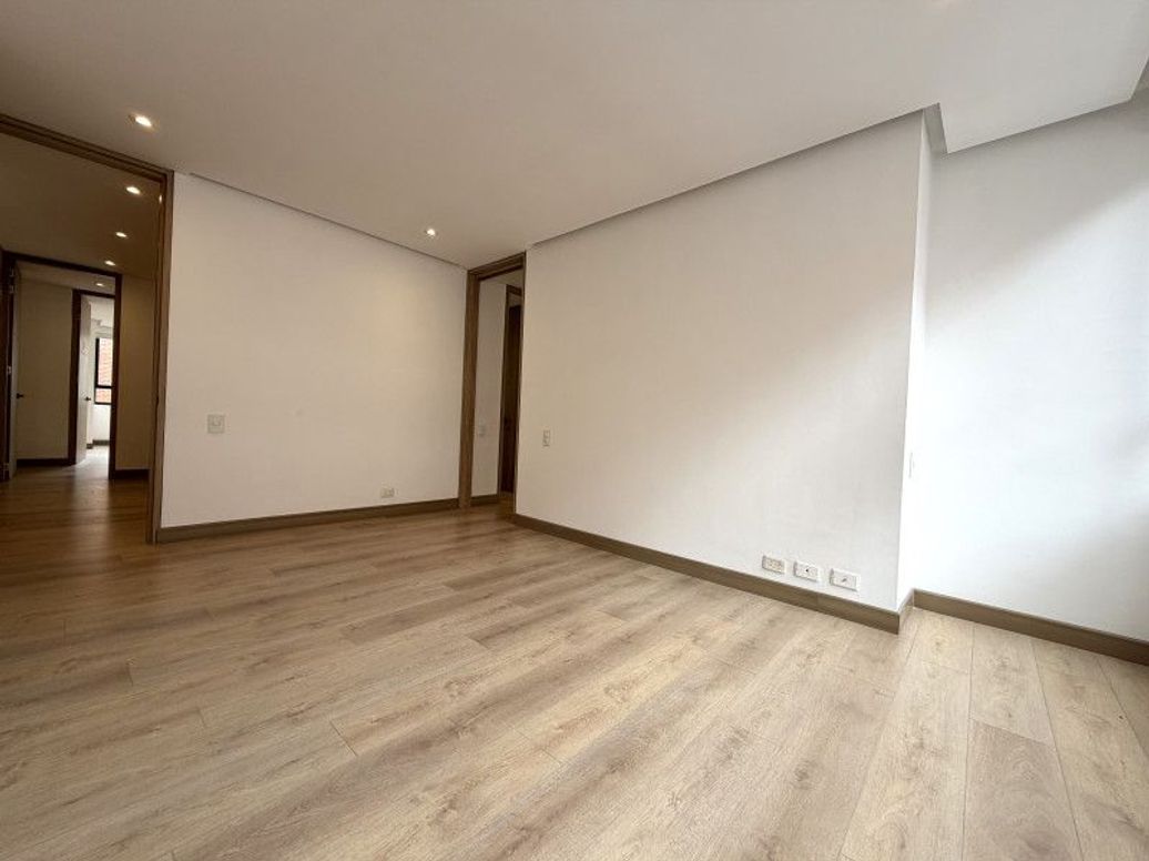 Apartamento de 3 alcobas en venta en La Cabrera, Bogotá, 200 m² · foto 13 de 20