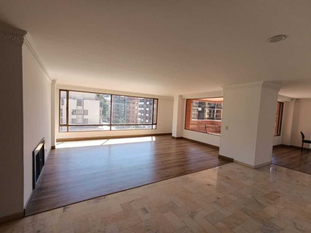 Apartamento de 3 alcobas en venta en Chicó Norte, Bogotá, 286 m² · foto 3 de 20