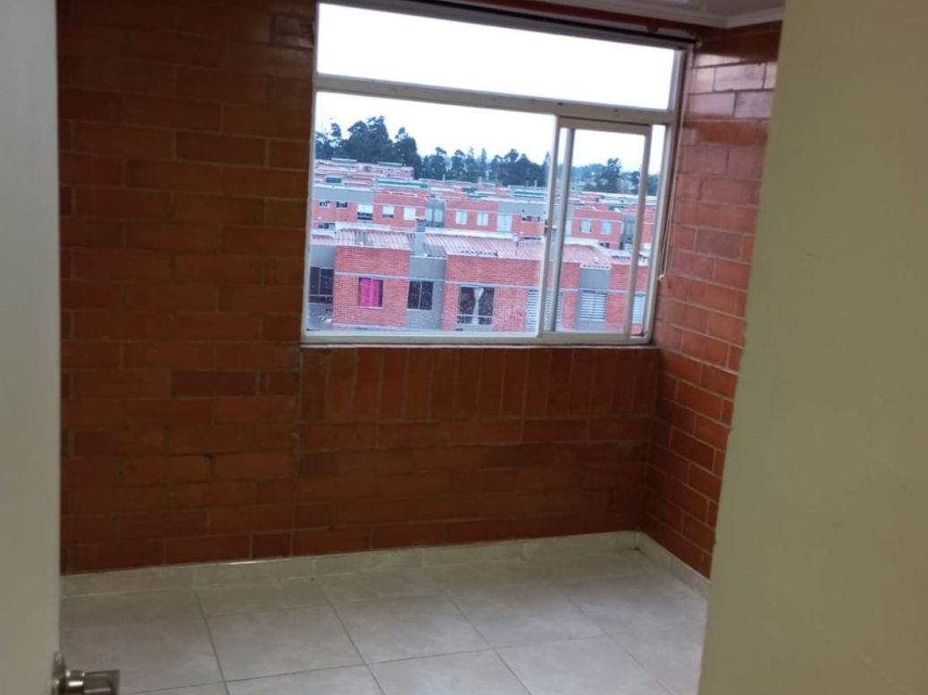 Apartamento de 1 alcoba en venta en Campo Alegre, Bogotá, 38 m² · foto 3 de 7