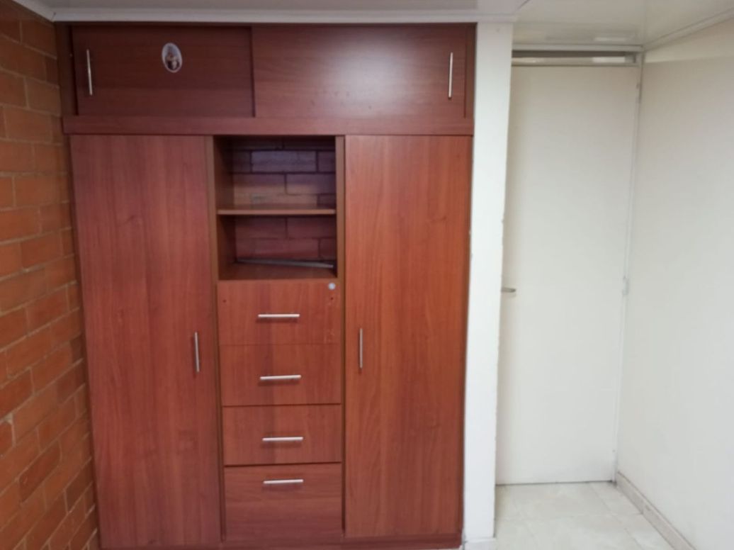 Apartamento de 1 alcoba en venta en Campo Alegre, Bogotá, 38 m² · foto 4 de 7