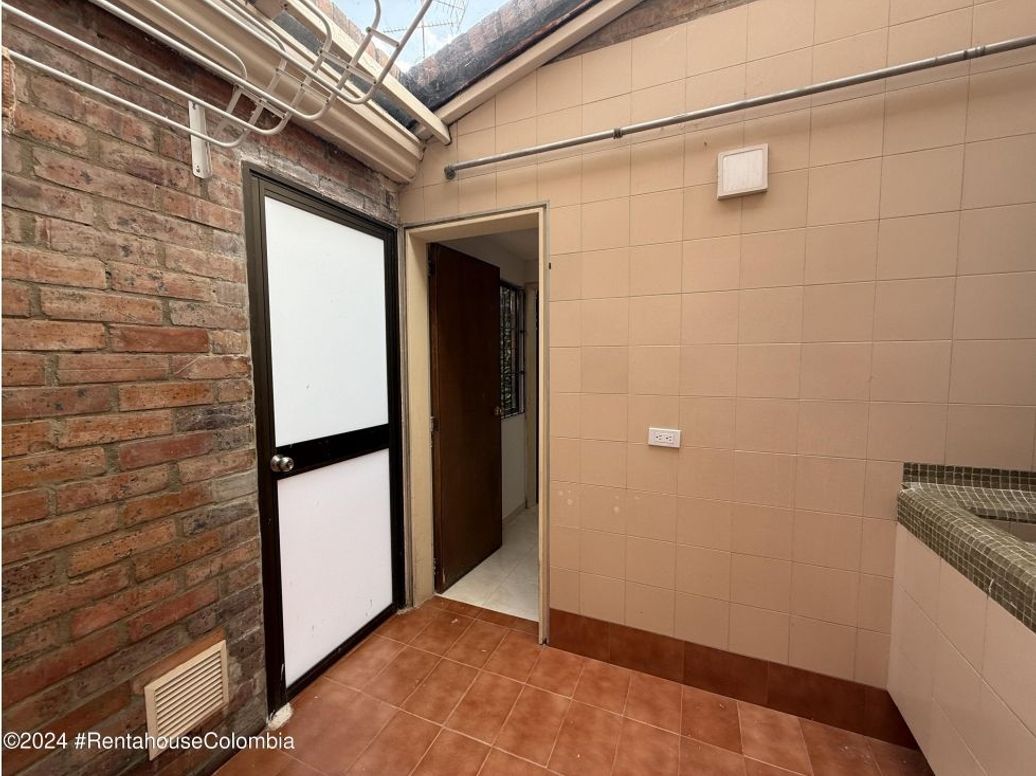 Casa de 3 alcobas en venta en Santa Barbara Alta, Bogotá, 216 m² · foto 8 de 20