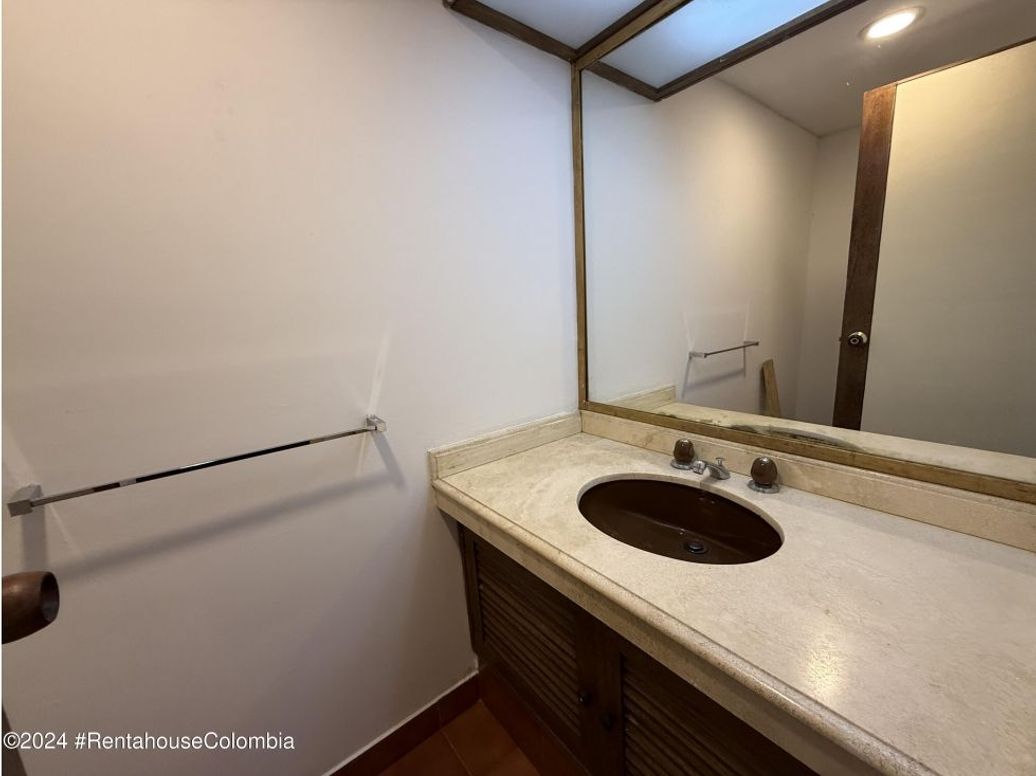 Casa de 3 alcobas en venta en Santa Barbara Alta, Bogotá, 216 m² · foto 14 de 20