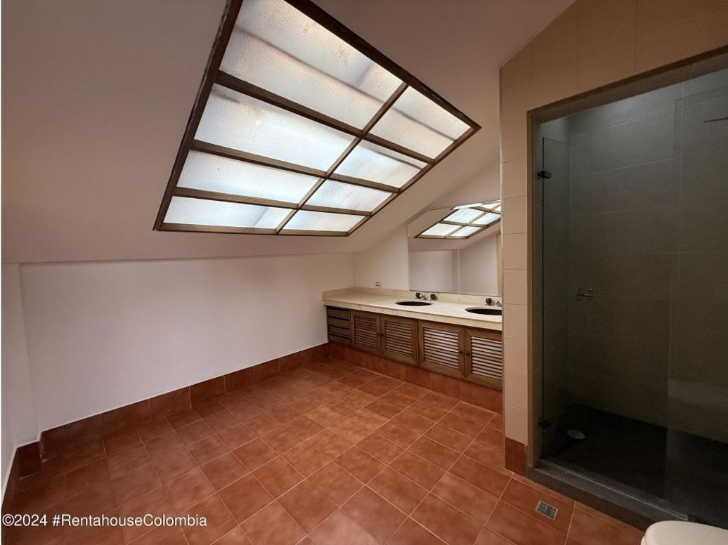 Casa de 3 alcobas en venta en Santa Barbara Alta, Bogotá, 216 m² · foto 16 de 20
