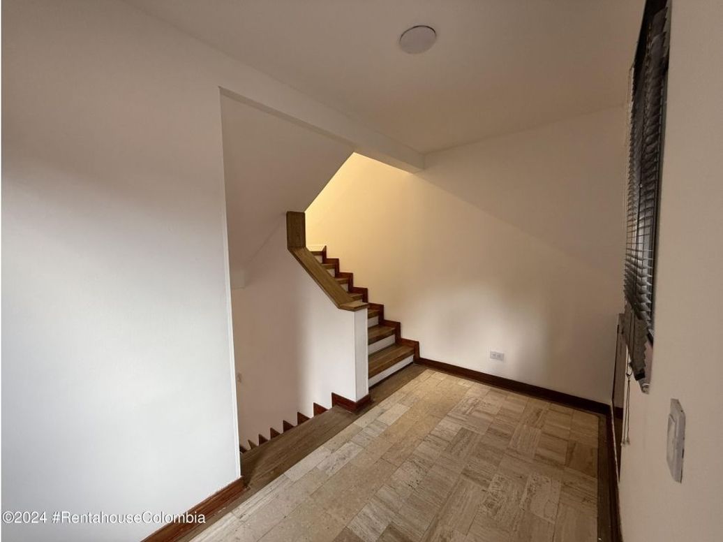 Casa de 3 alcobas en venta en Santa Barbara Alta, Bogotá, 216 m² · foto 15 de 20
