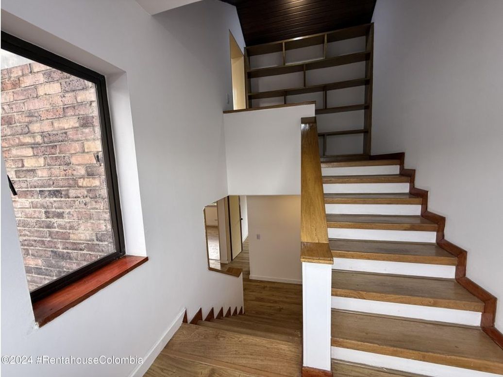 Casa de 3 alcobas en venta en Santa Barbara Alta, Bogotá, 216 m² · foto 10 de 20