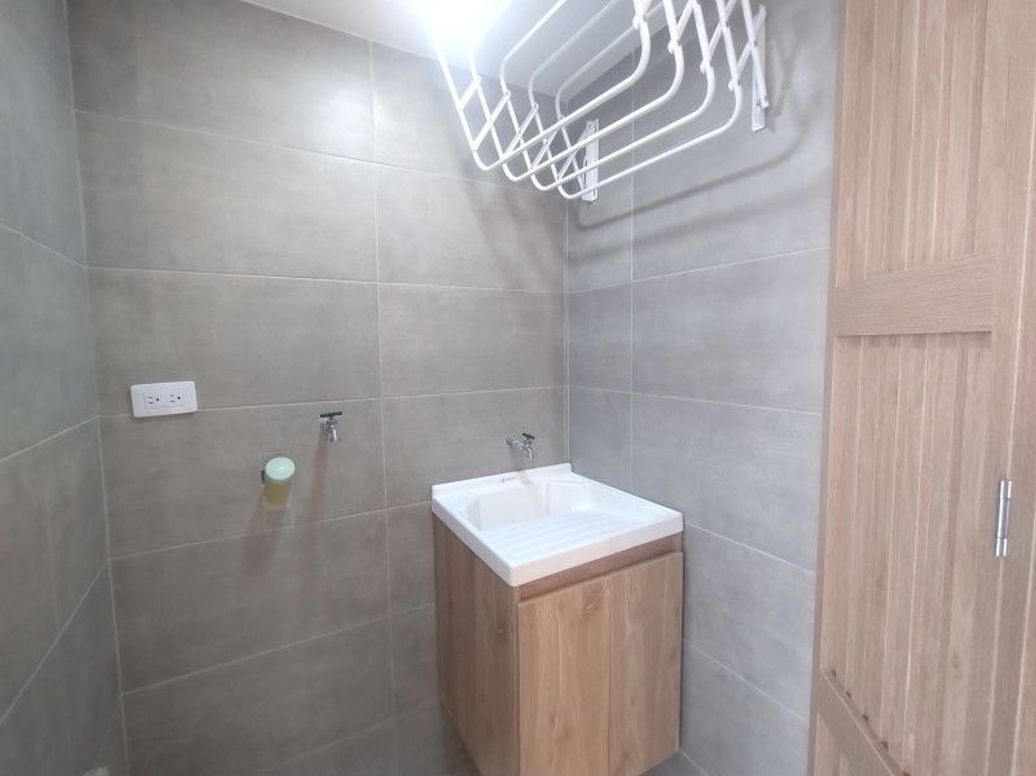 Apartamento de 2 alcobas en venta en Industrial Centenario, Bogotá, 47 m² · foto 3 de 20