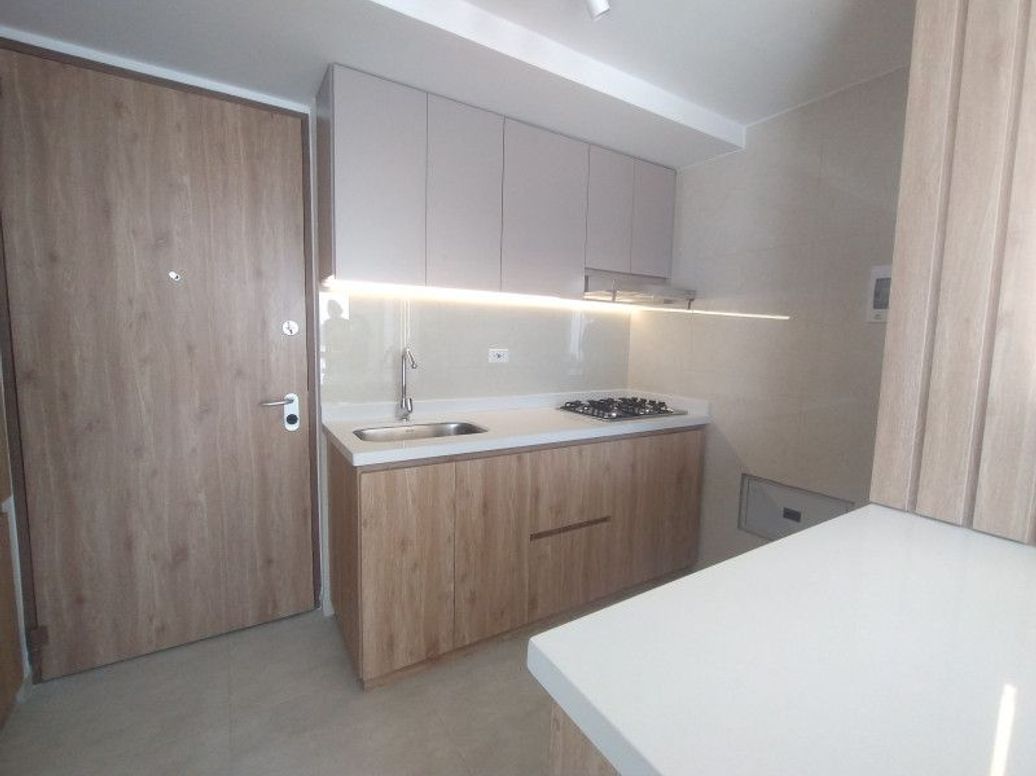 Apartamento de 2 alcobas en venta en Industrial Centenario, Bogotá, 47 m² · foto 2 de 20