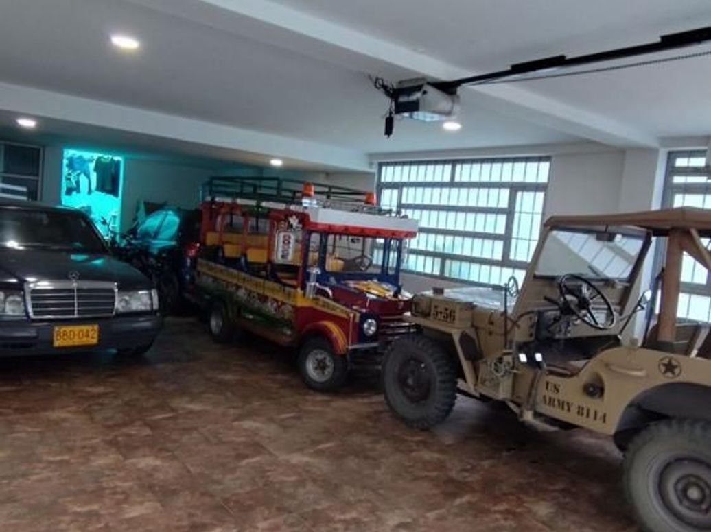Casa de 4 alcobas en venta en Modelia, Bogotá, 330 m² · foto 2 de 20