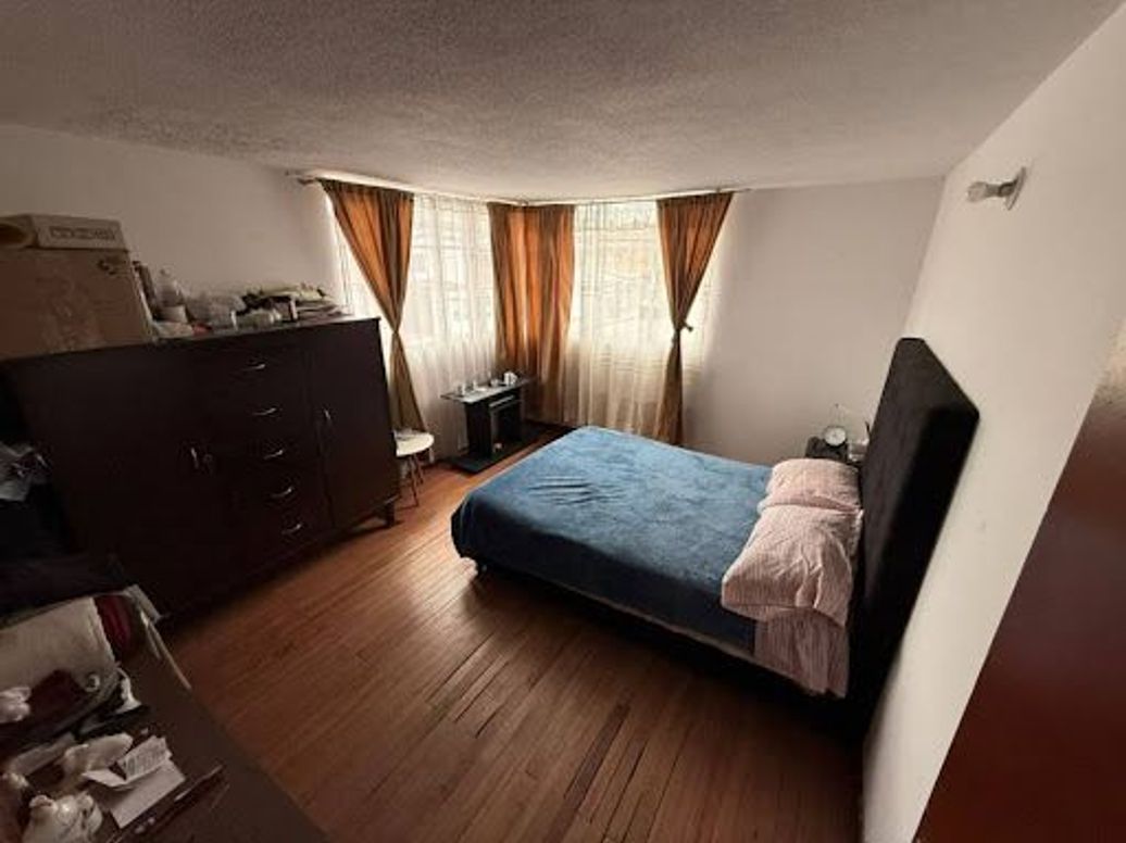 Casa de 6 alcobas en venta en Lucerna, Bogotá, 266 m² · foto 7 de 20