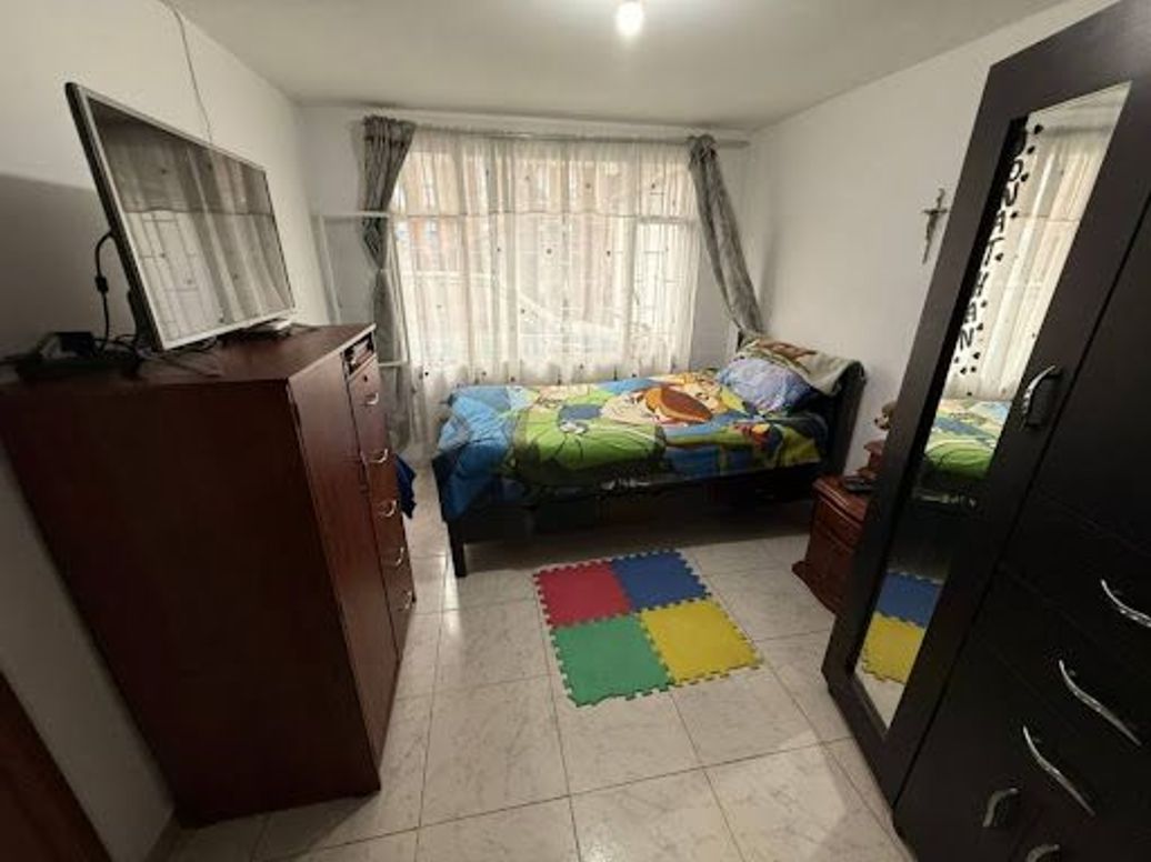 Casa de 6 alcobas en venta en Lucerna, Bogotá, 266 m² · foto 11 de 20
