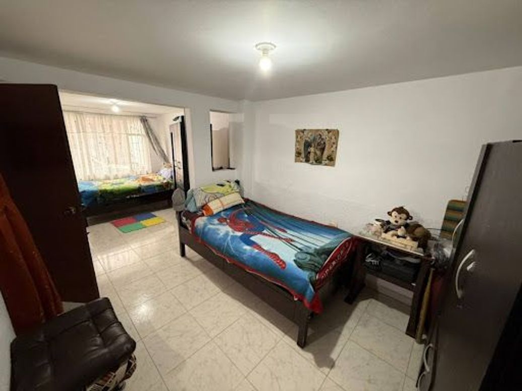 Casa de 6 alcobas en venta en Lucerna, Bogotá, 266 m² · foto 12 de 20