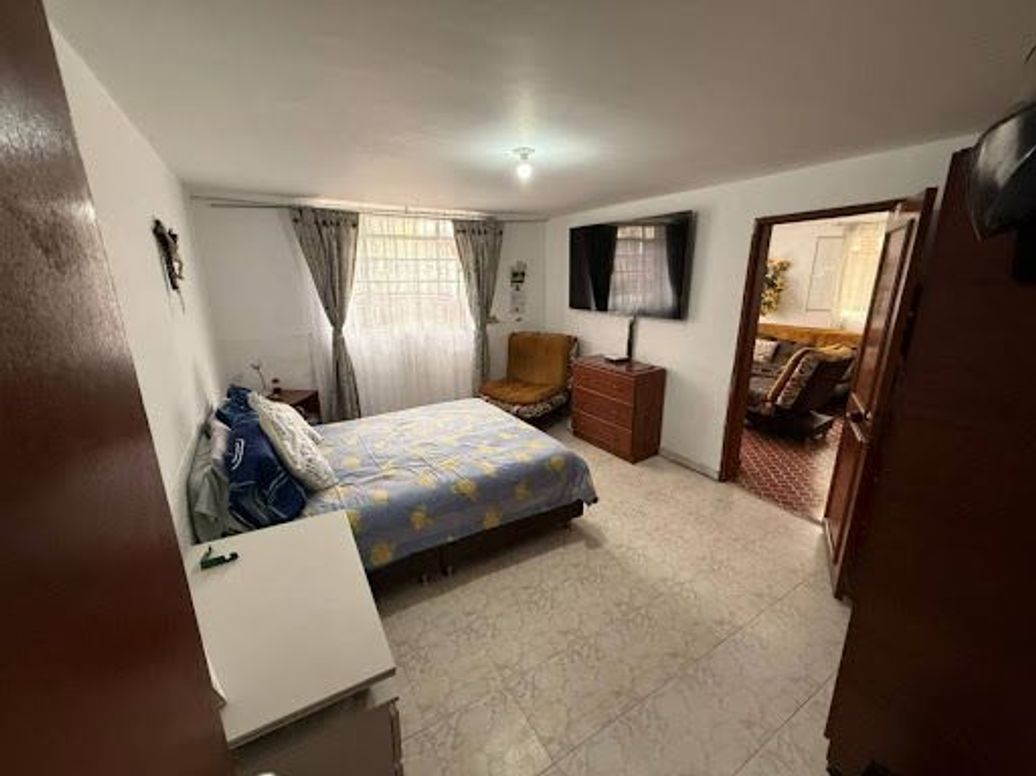 Casa de 6 alcobas en venta en Lucerna, Bogotá, 266 m² · foto 13 de 20