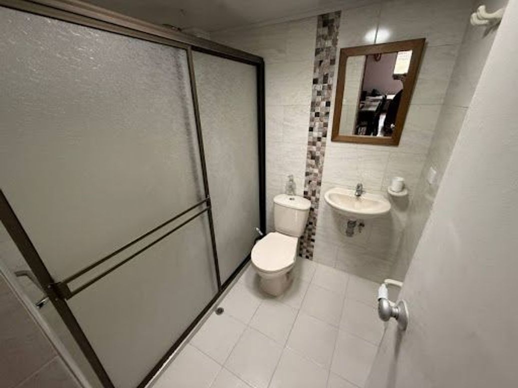 Casa de 6 alcobas en venta en Lucerna, Bogotá, 266 m² · foto 9 de 20