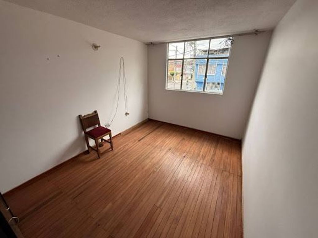 Casa de 6 alcobas en venta en Lucerna, Bogotá, 266 m² · foto 5 de 20