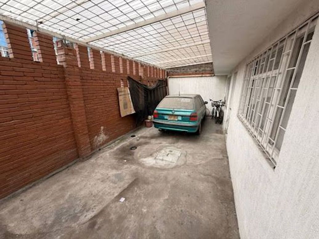 Casa de 6 alcobas en venta en Lucerna, Bogotá, 266 m² · foto 16 de 20