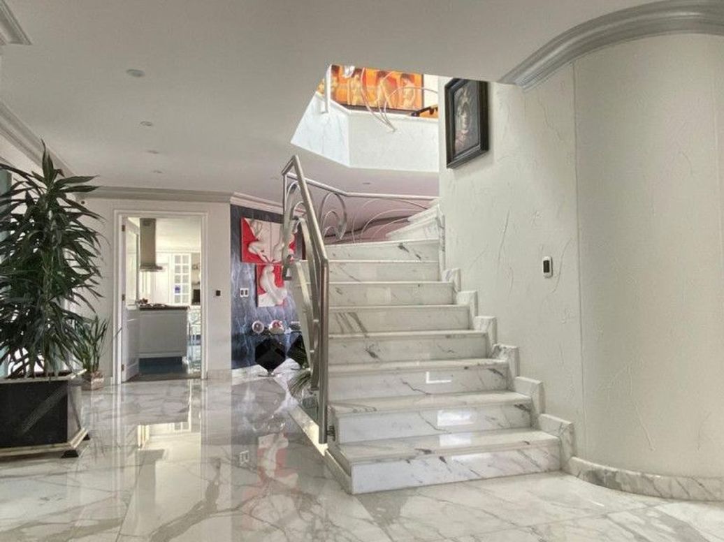 Apartamento de 4 alcobas en venta en Santa Barbara Central, Bogotá, 410 m² · foto 6 de 20