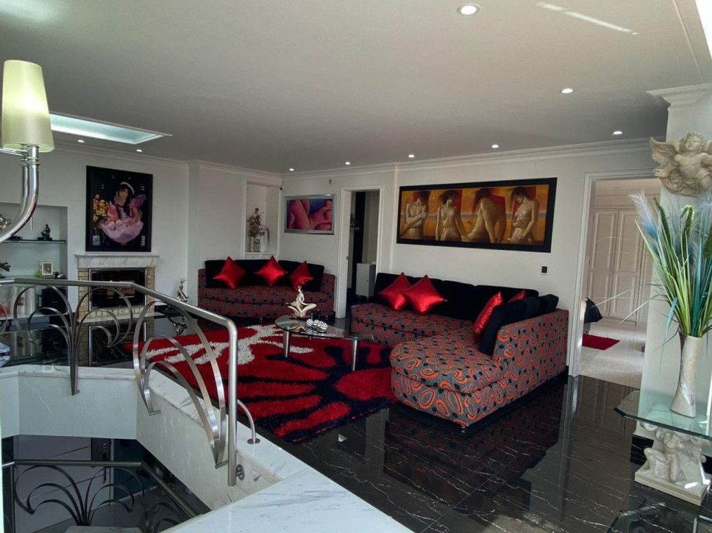 Apartamento de 4 alcobas en venta en Santa Barbara Central, Bogotá, 410 m² · foto 7 de 20