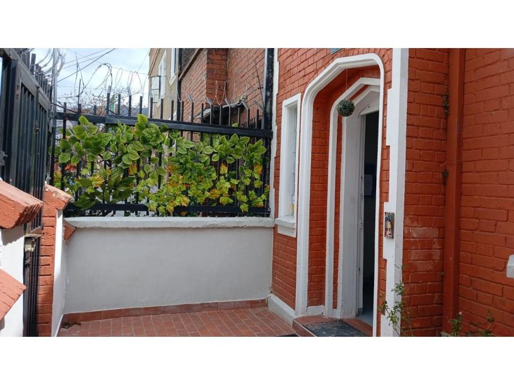 Casa de 6 alcobas en venta en Chapinero, Bogotá, 166 m² · foto 2 de 15
