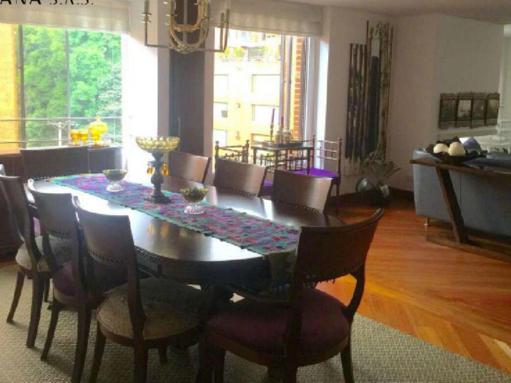 Apartamento de 5 alcobas en venta en La Carolina, Bogotá, 340 m² · foto 3 de 11