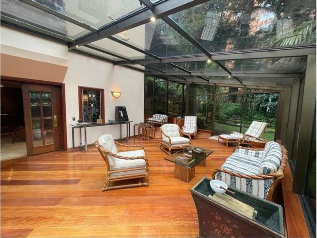 Casa de 4 alcobas en venta en El Refugio, Bogotá, 827 m² · foto 4 de 20