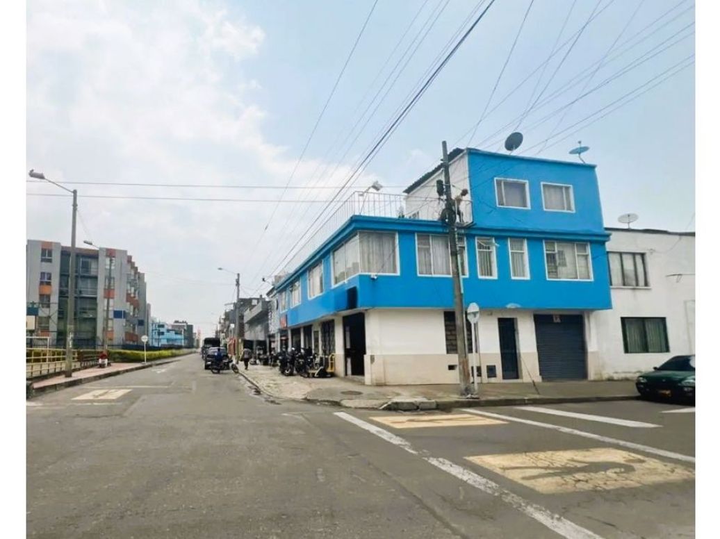 Casa de 5 alcobas en venta en Samper Mendoza, Bogotá, 330 m² · foto 3 de 15