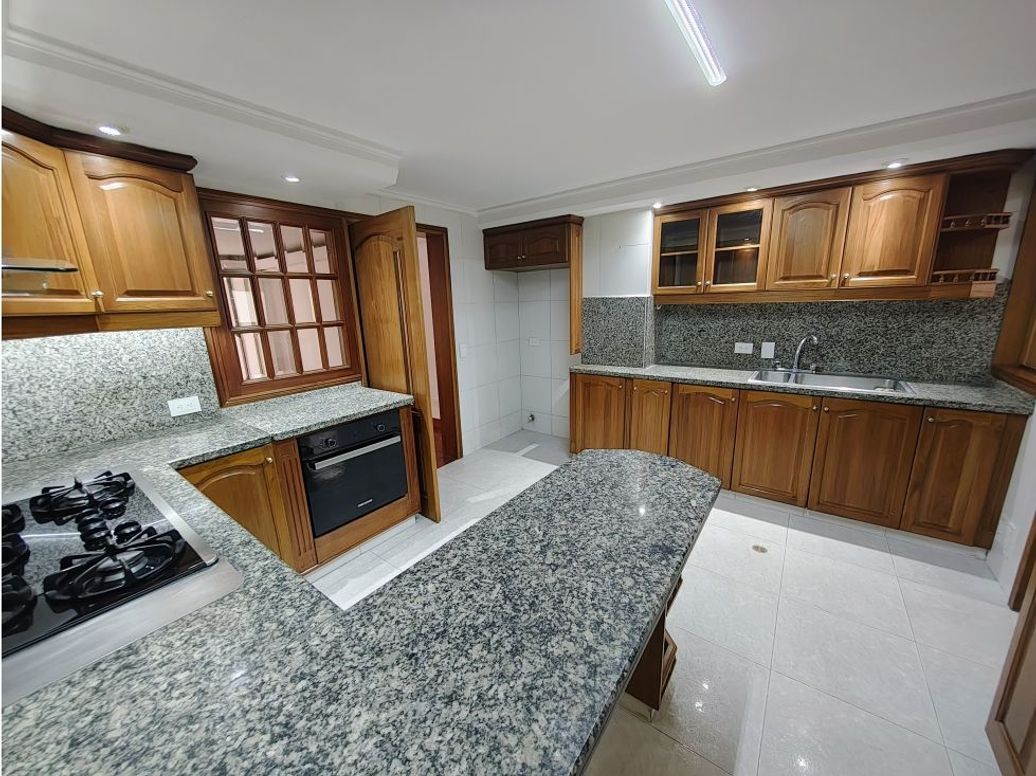 Apartamento de 4 alcobas en venta en Santa Ana, Bogotá, 223 m² · foto 14 de 20