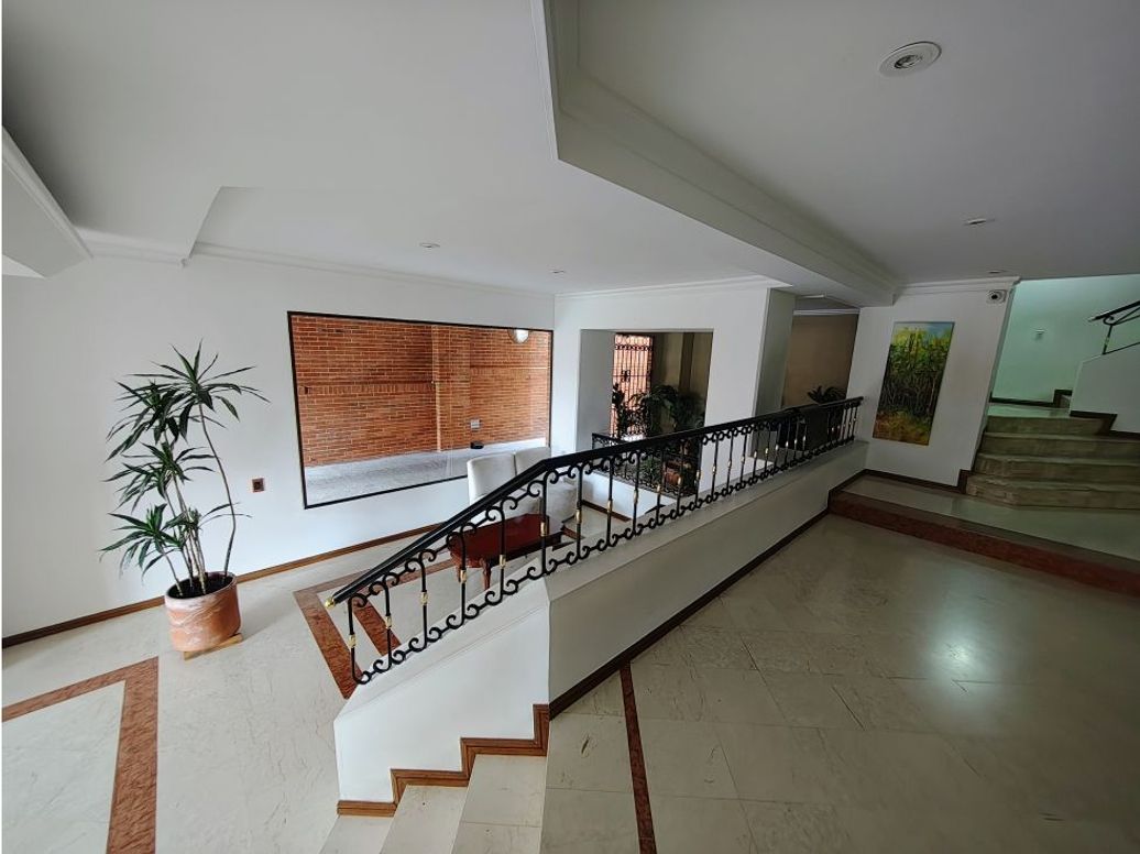 Apartamento de 4 alcobas en venta en Santa Ana, Bogotá, 223 m² · foto 2 de 20