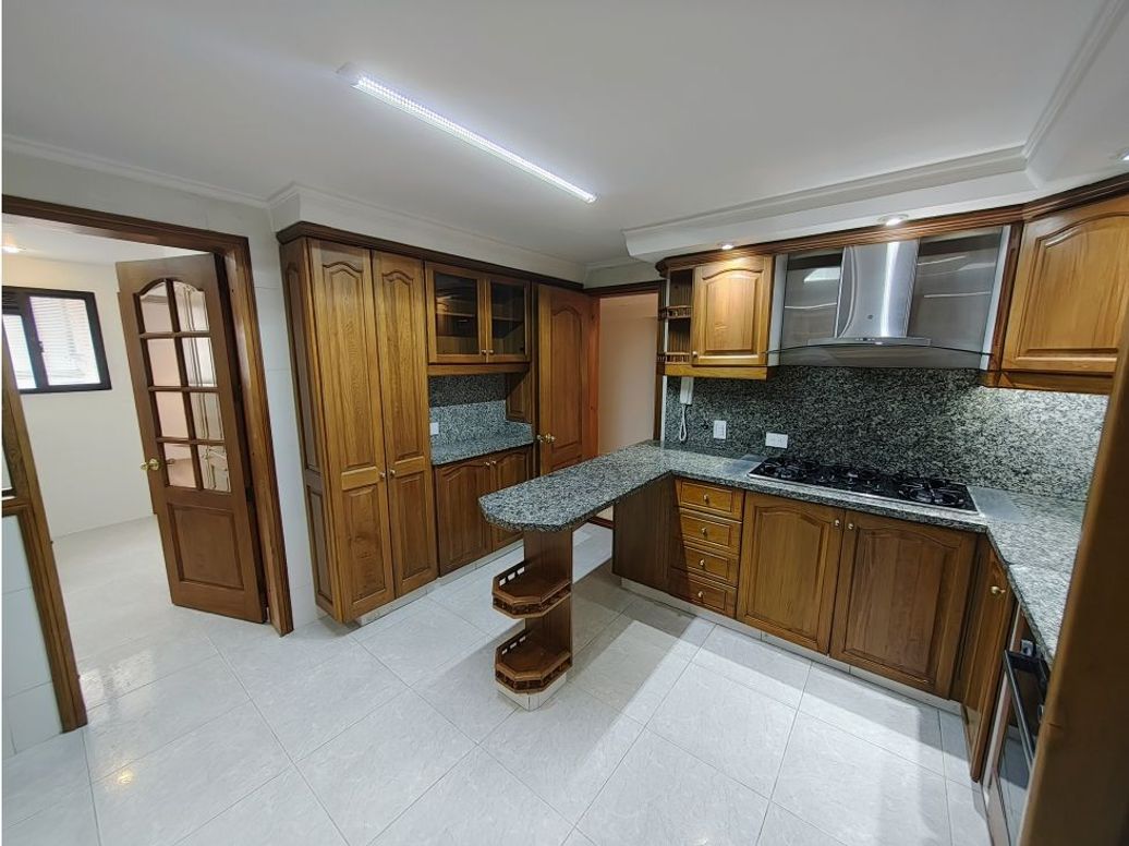 Apartamento de 4 alcobas en venta en Santa Ana, Bogotá, 223 m² · foto 13 de 20