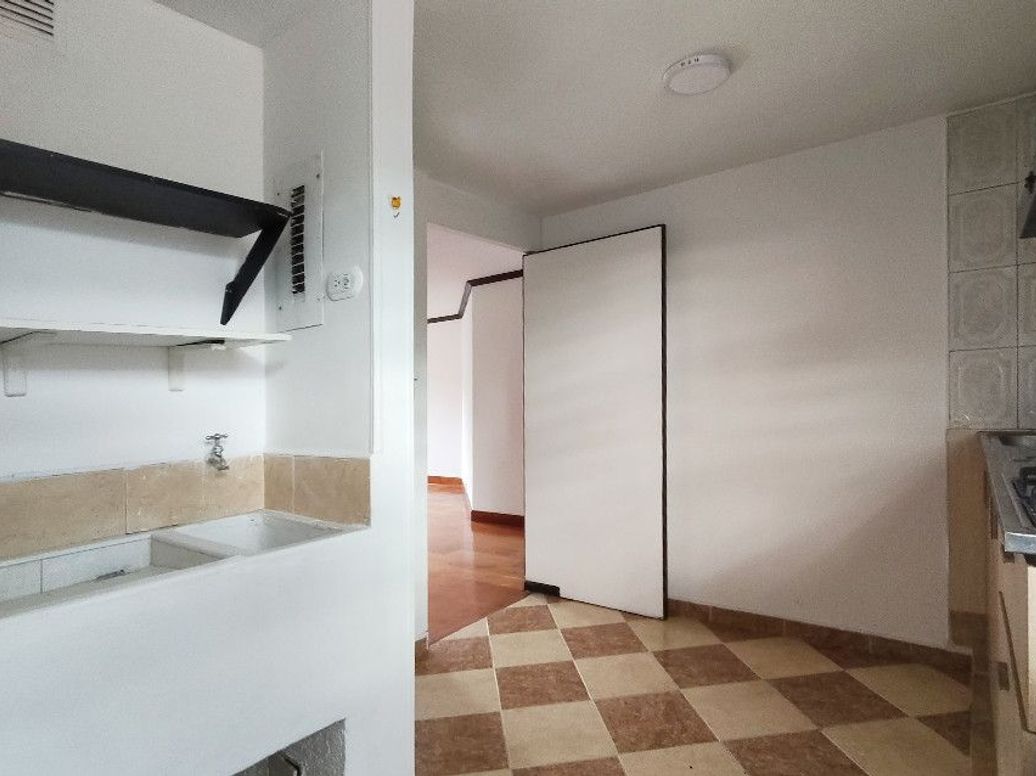 Apartamento de 3 alcobas en venta en Tejares Del Norte, Bogotá, 76 m² · foto 6 de 15