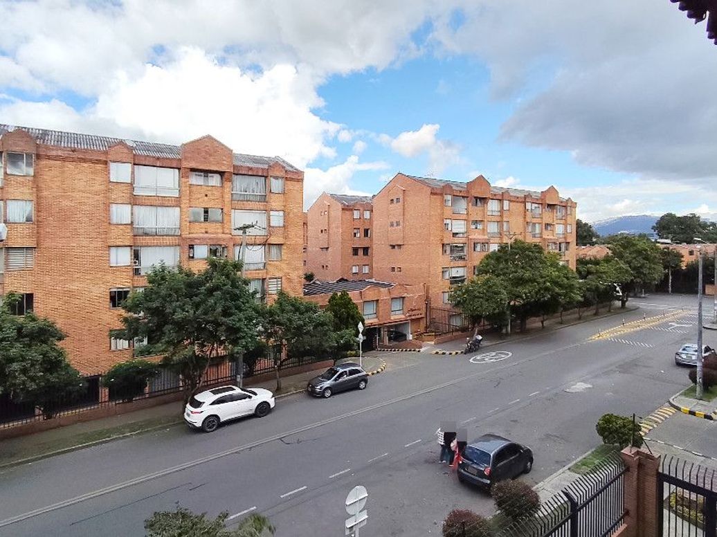 Apartamento de 3 alcobas en venta en Tejares Del Norte, Bogotá, 76 m² · foto 9 de 15