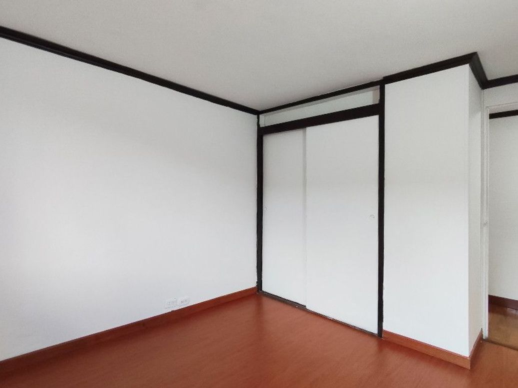 Apartamento de 3 alcobas en venta en Tejares Del Norte, Bogotá, 76 m² · foto 7 de 15