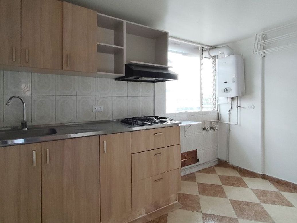 Apartamento de 3 alcobas en venta en Tejares Del Norte, Bogotá, 76 m² · foto 5 de 15