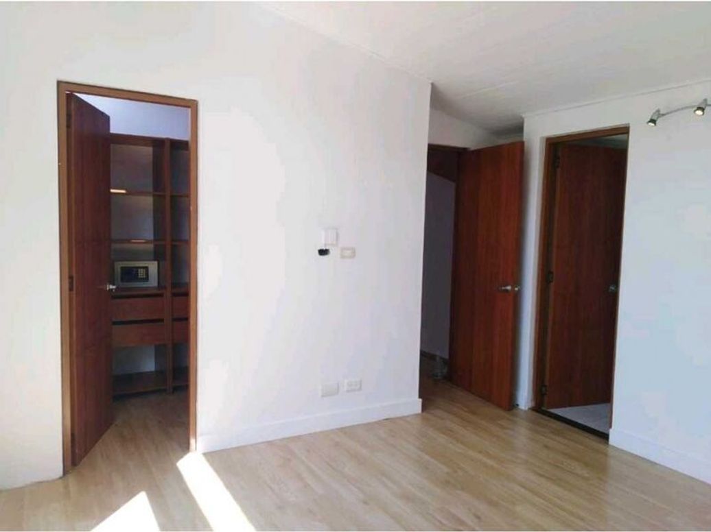 Casa de 3 alcobas en venta en Portales Del Norte, Bogotá, 150 m² · foto 9 de 10