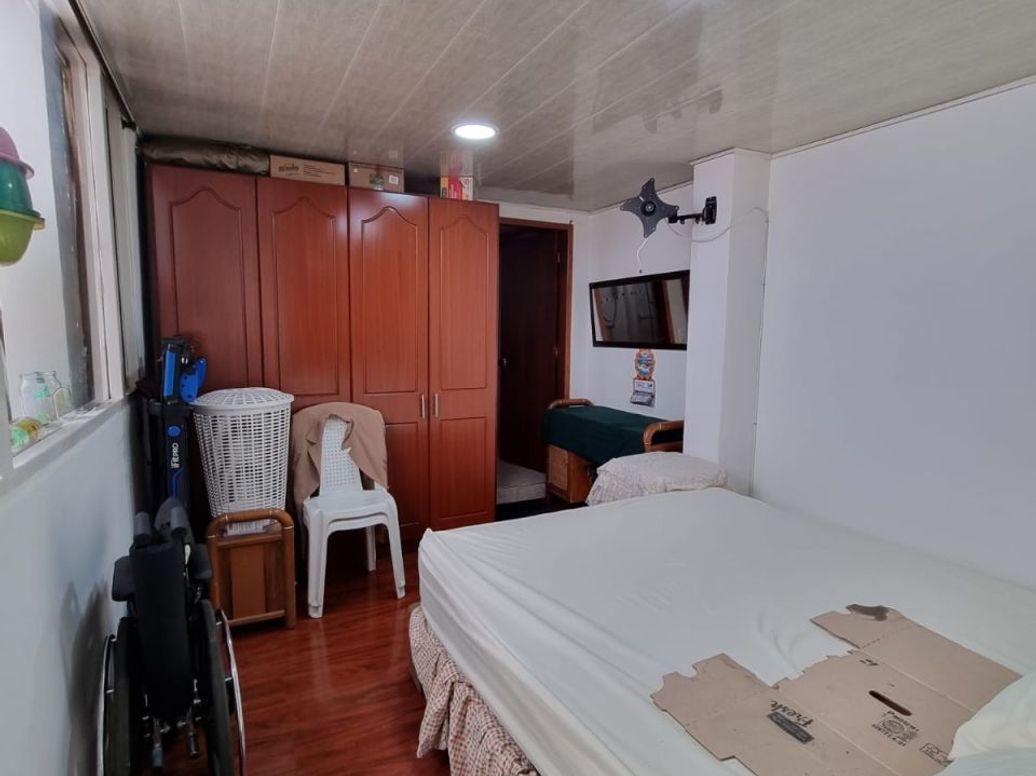 Casa de 4 alcobas en venta en Marsella, Bogotá, 230 m² · foto 3 de 11