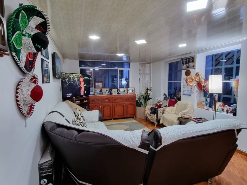 Casa de 4 alcobas en venta en Marsella, Bogotá, 230 m² · foto 9 de 11