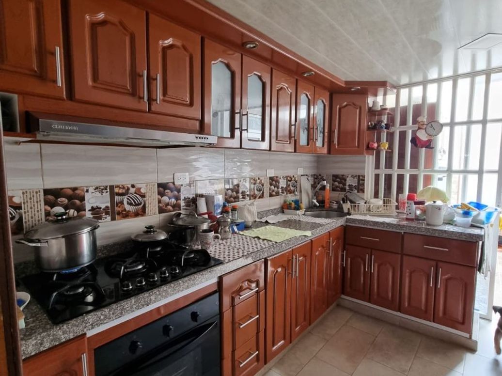 Casa de 4 alcobas en venta en Marsella, Bogotá, 230 m² · foto 8 de 11