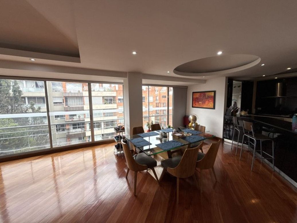 Apartamento de 4 alcobas en venta en San Patricio, Bogotá, 259 m² · foto 3 de 20