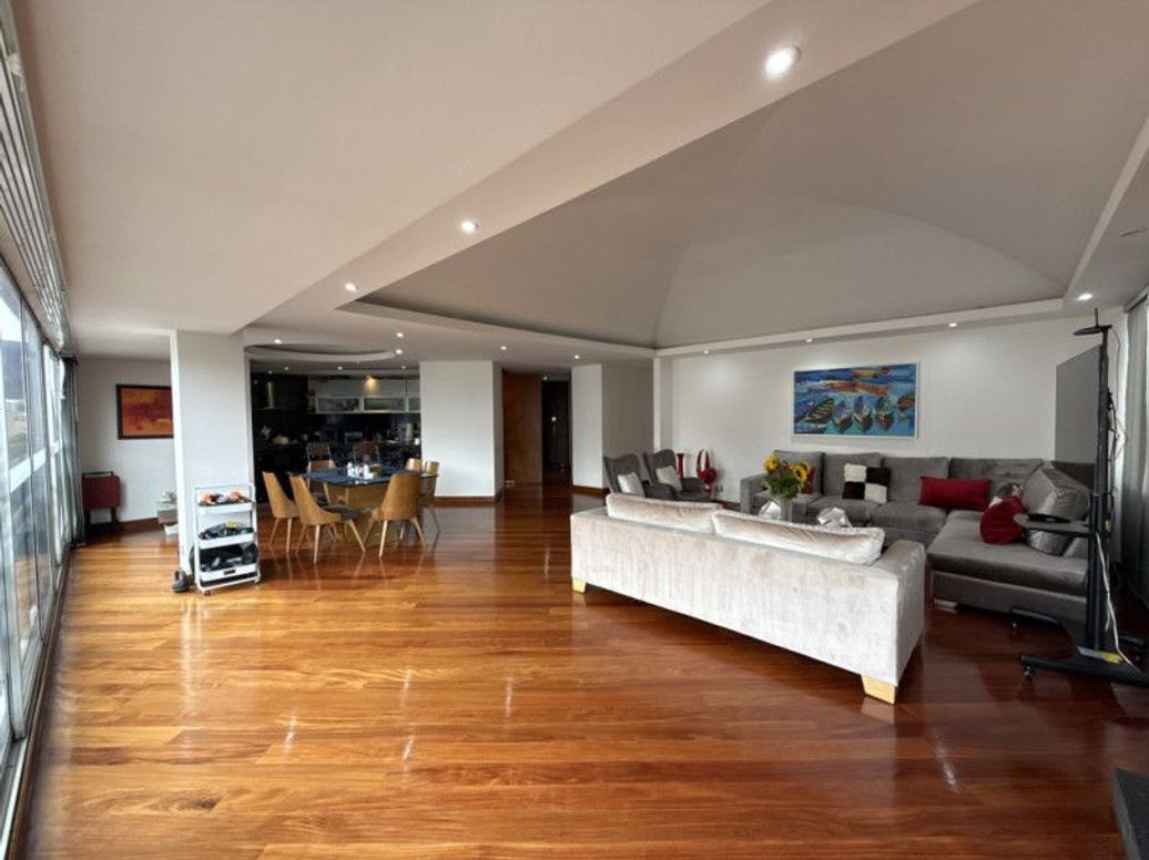 Apartamento de 4 alcobas en venta en San Patricio, Bogotá, 259 m² · foto 5 de 20