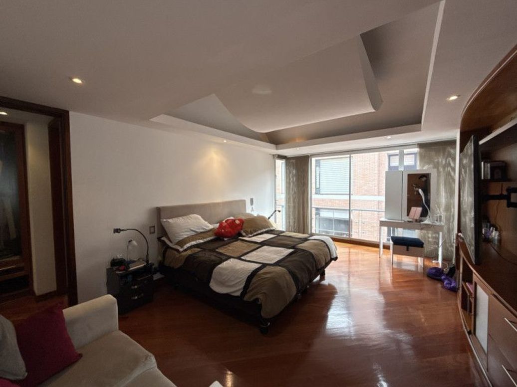 Apartamento de 4 alcobas en venta en San Patricio, Bogotá, 259 m² · foto 11 de 20