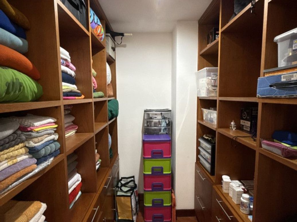 Apartamento de 4 alcobas en venta en San Patricio, Bogotá, 259 m² · foto 16 de 20